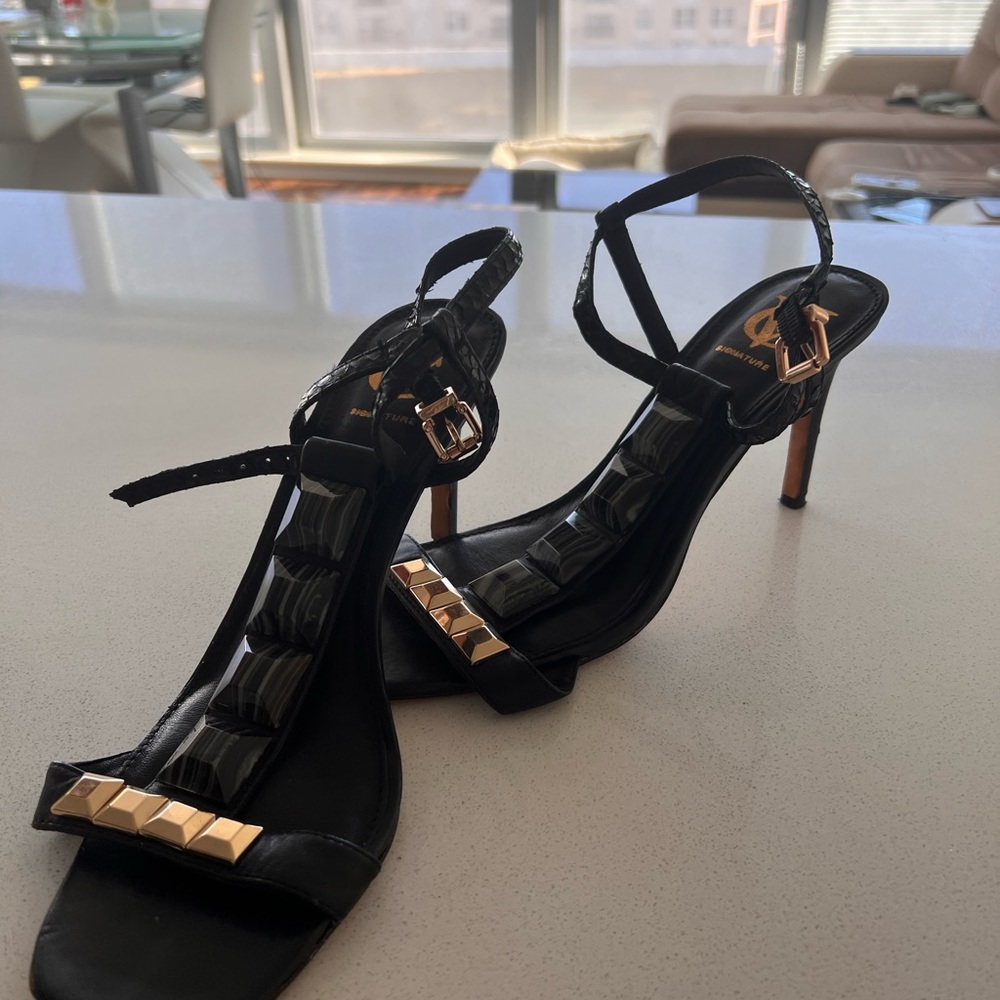 Vince Camuto Heeled Sandals, size 11( fits US 10)